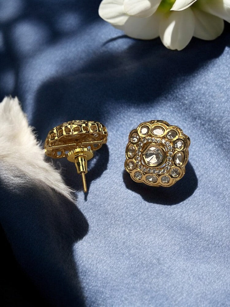 Gold Dhwani stud Earrings