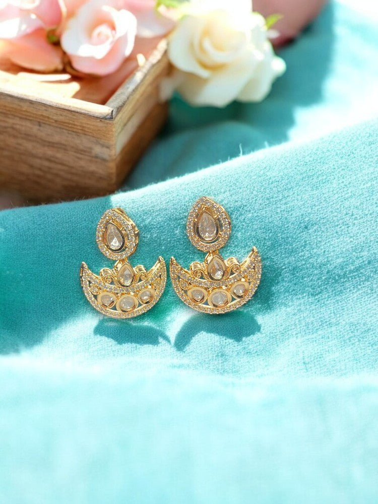Golden Diyaa Drop Earring 1