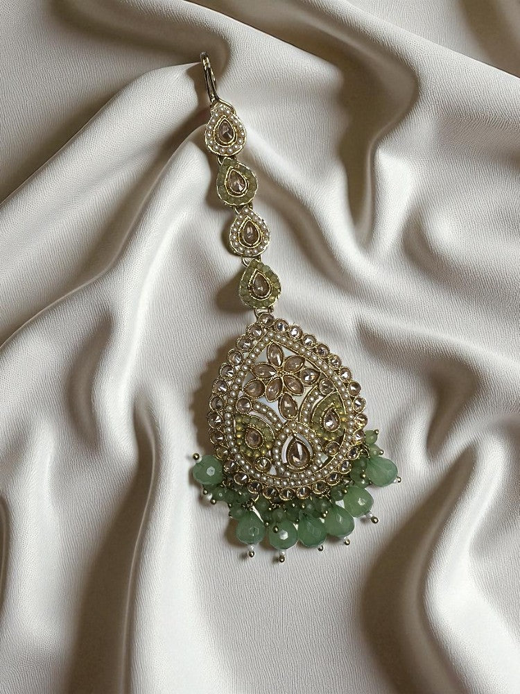 Jhumki Earrings with Maangtikka