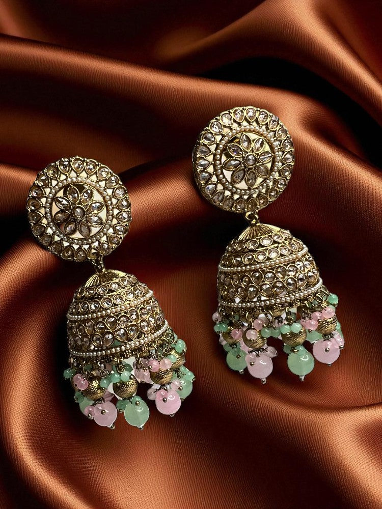 Jhumki Earrings with Maangtikka