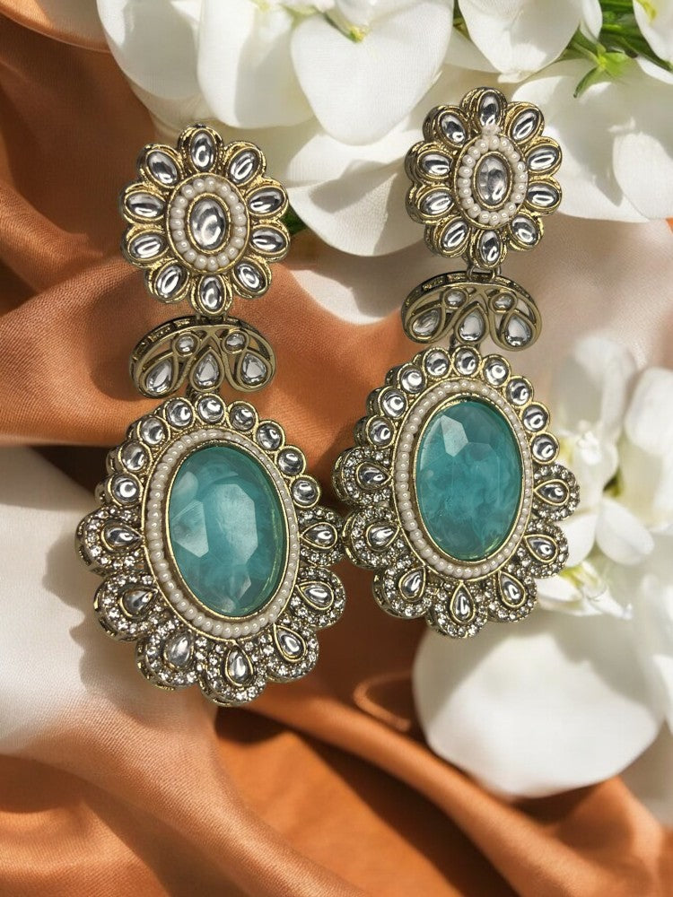 Torquoise Mahira Dangler