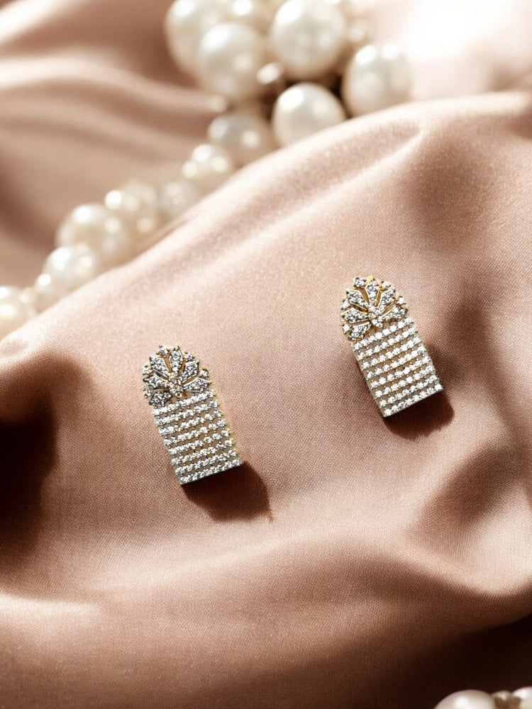 Stud Earrings Gold design