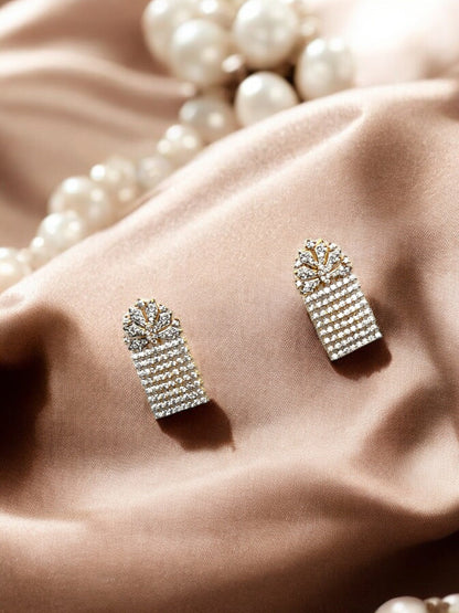 Stud Earrings Gold design